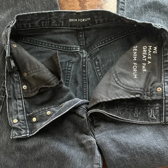 Aritiziq Stylish Black Button-Fly Women Jeans - Picture 2 of 3